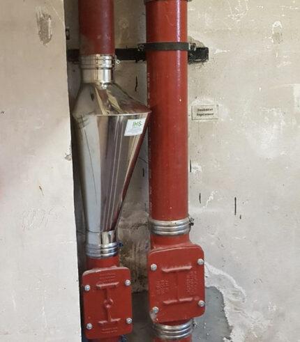 Rattenschutz in Fallrohr eingebaut