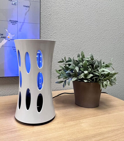 UV-Fliegenlampe mit dezenter Optik - unauffällig und hygienisch FINICON Armadilha